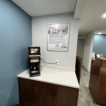 Hometowne Studios By Red Roof Florence, Ky-Cincinnati Airport Eksteriør billede