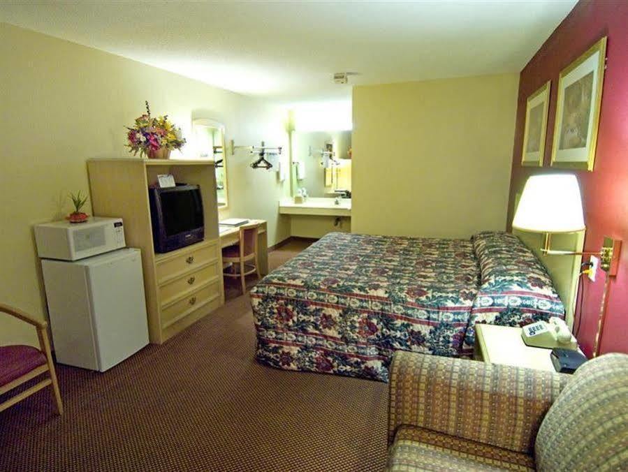 Hometowne Studios By Red Roof Florence, Ky-Cincinnati Airport Eksteriør billede